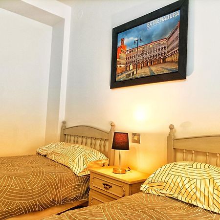 Hostal Restaurante Solaire Castanar de Ibor Ngoại thất bức ảnh