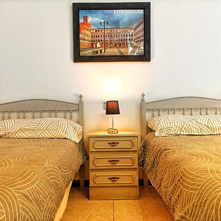 Hostal Restaurante Solaire Castanar de Ibor Ngoại thất bức ảnh