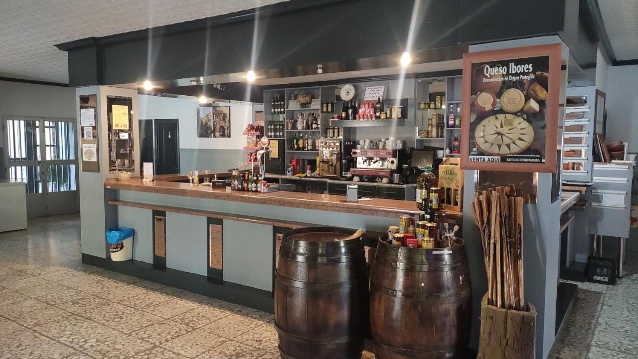 Hostal Restaurante Solaire Castanar de Ibor Ngoại thất bức ảnh