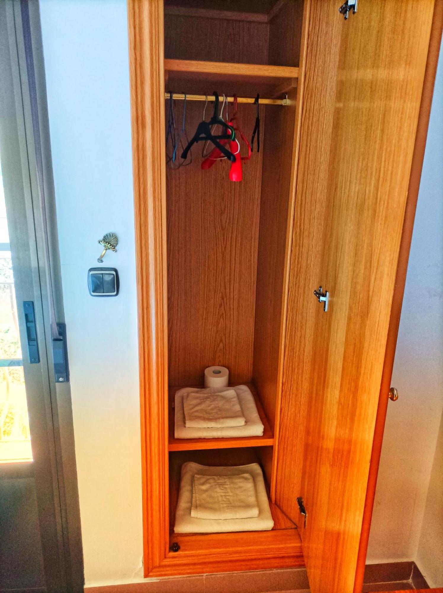 Hostal Restaurante Solaire Castanar de Ibor Ngoại thất bức ảnh