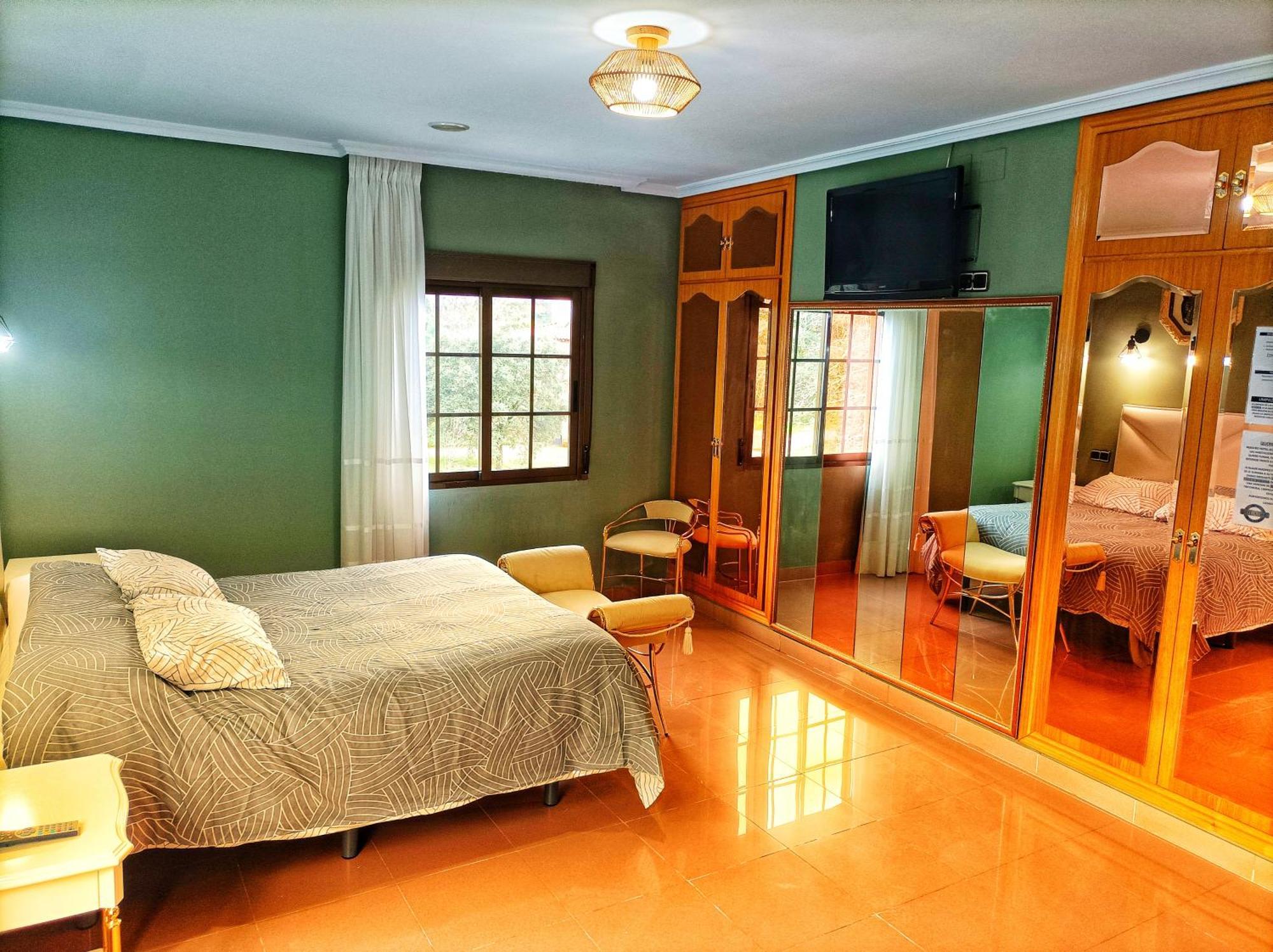 Hostal Restaurante Solaire Castanar de Ibor Ngoại thất bức ảnh