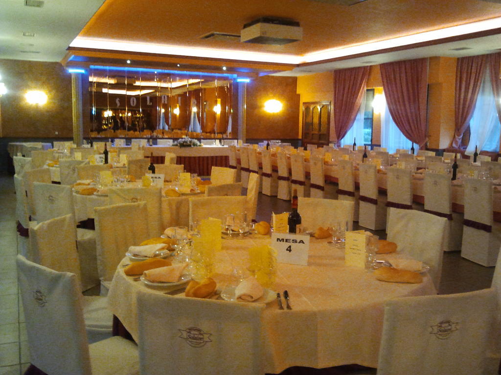 Hostal Restaurante Solaire Castanar de Ibor Ngoại thất bức ảnh