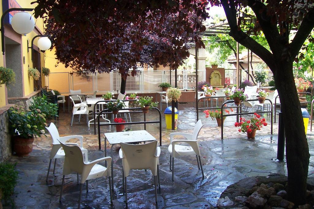 Hostal Restaurante Solaire Castanar de Ibor Ngoại thất bức ảnh